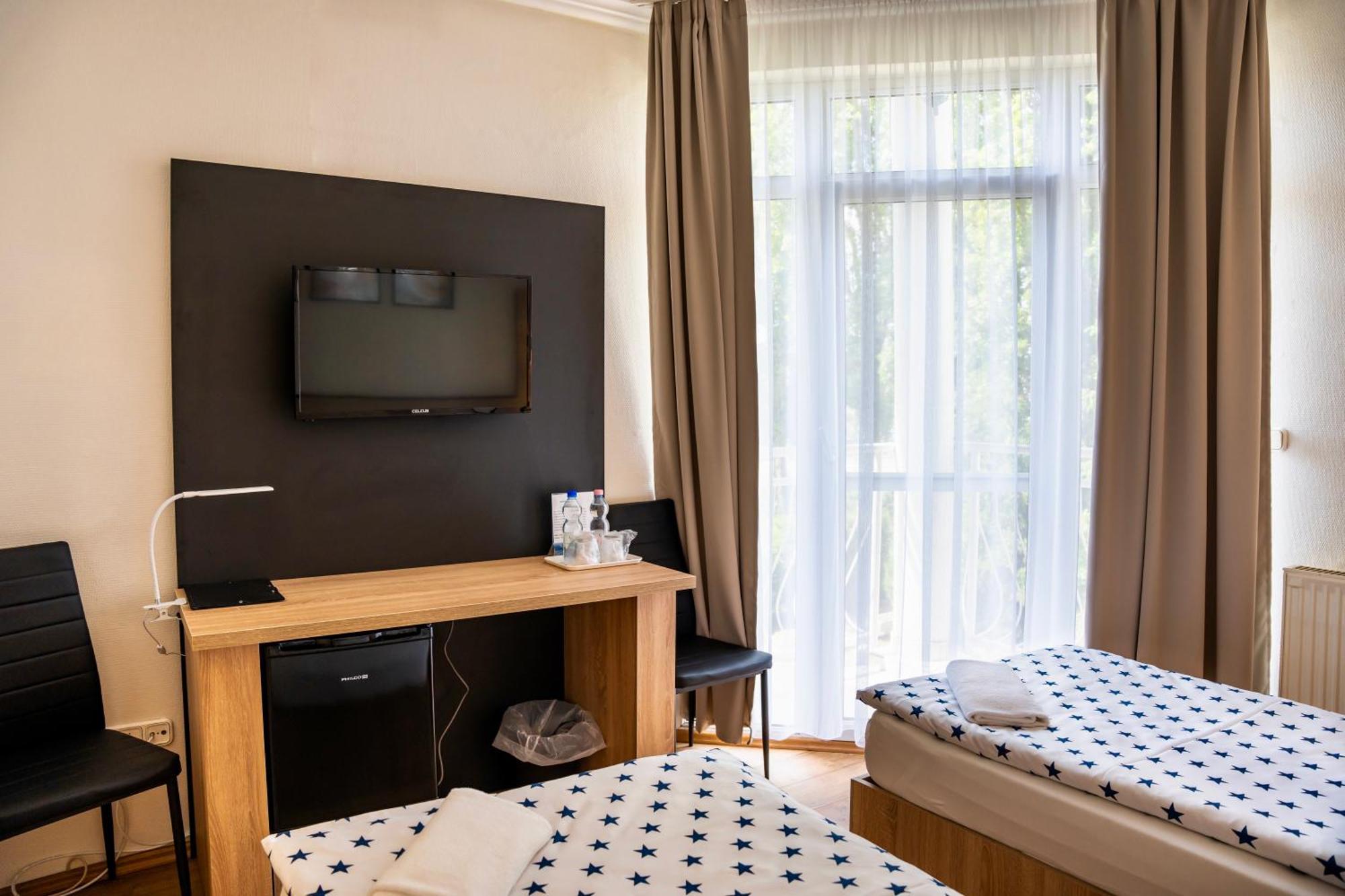 Hotel Bolero Gyor Exterior photo